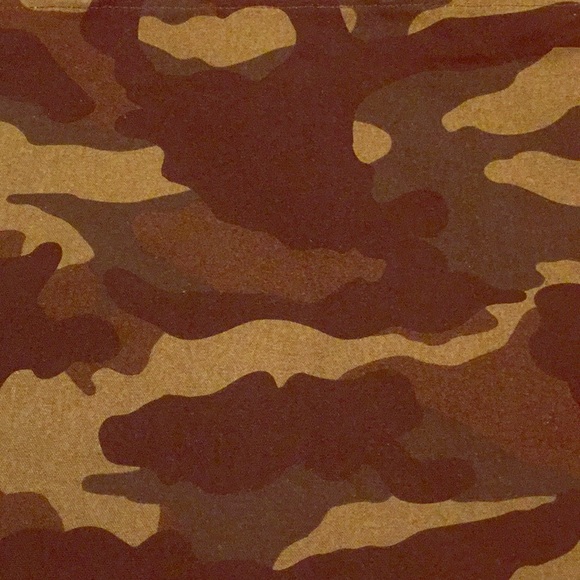 ONLY 1! J. Crew Camo Tote - Picture 6 of 10